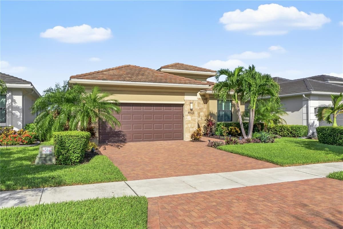 4925 SURFSIDE CIRCLE — photo 48 of 79