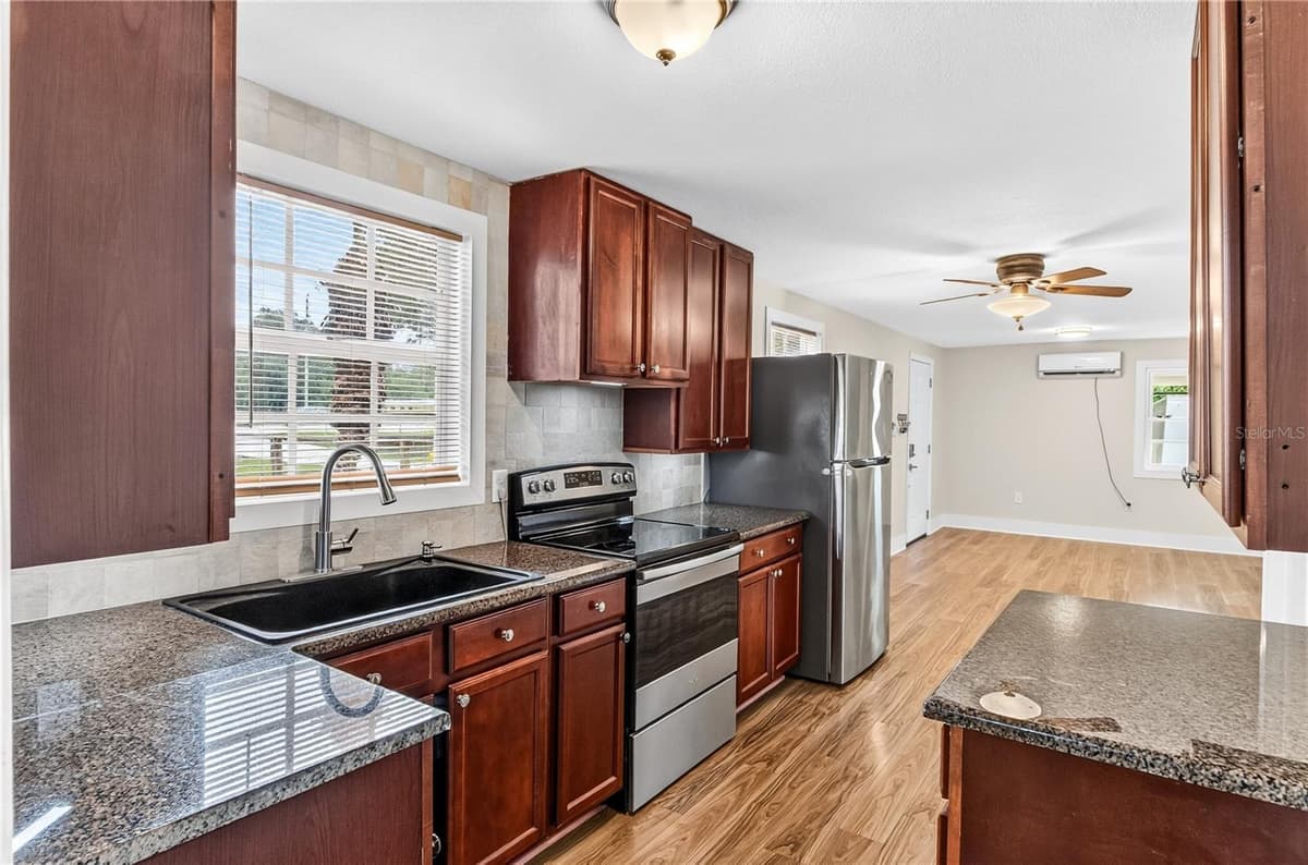 2727 HIGHWAY 17 — photo 13 of 42