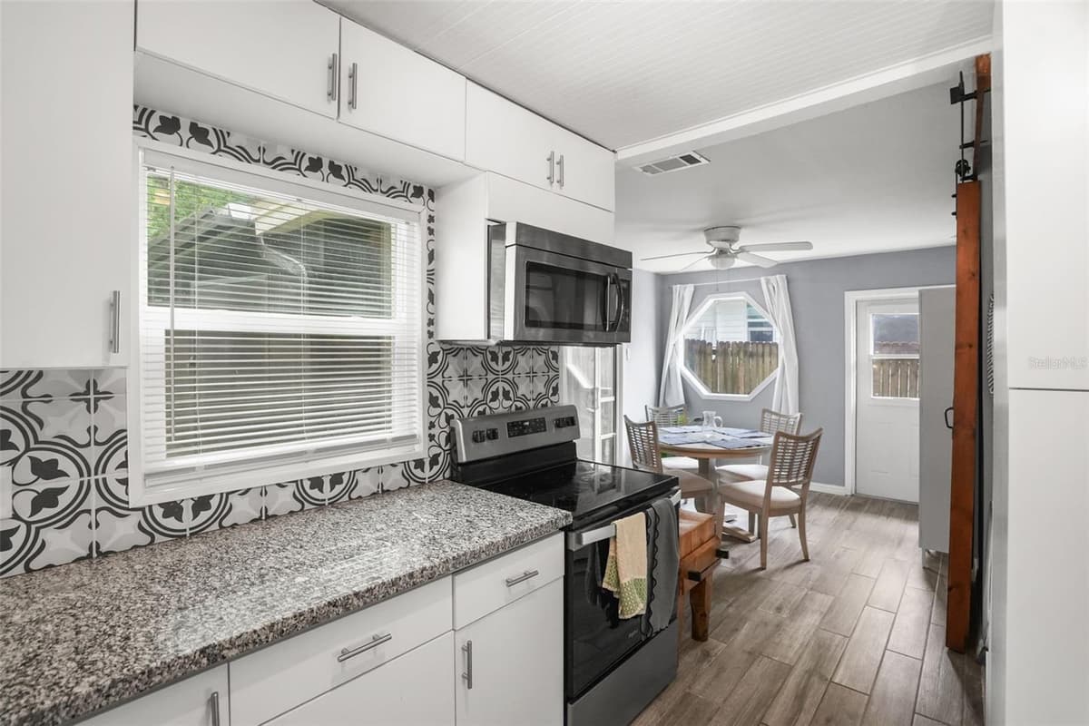1663 SAN MATEO DRIVE — photo 11 of 28