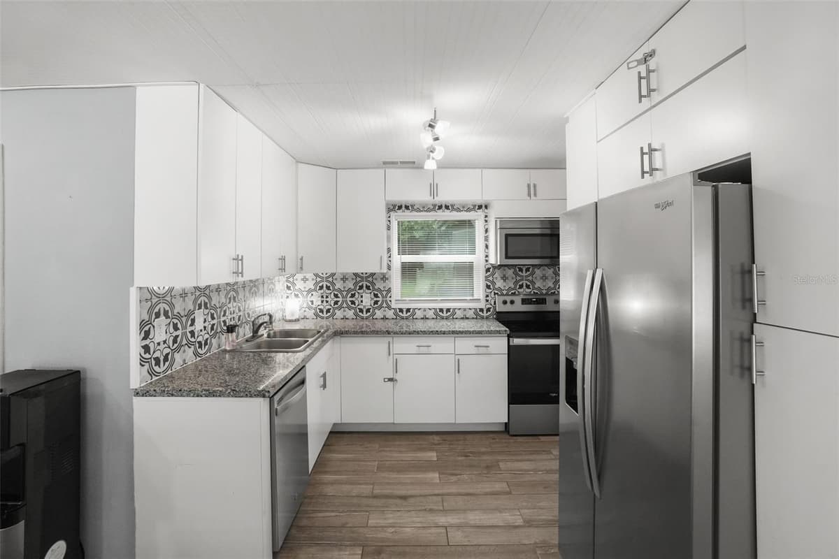 1663 SAN MATEO DRIVE — photo 9 of 28