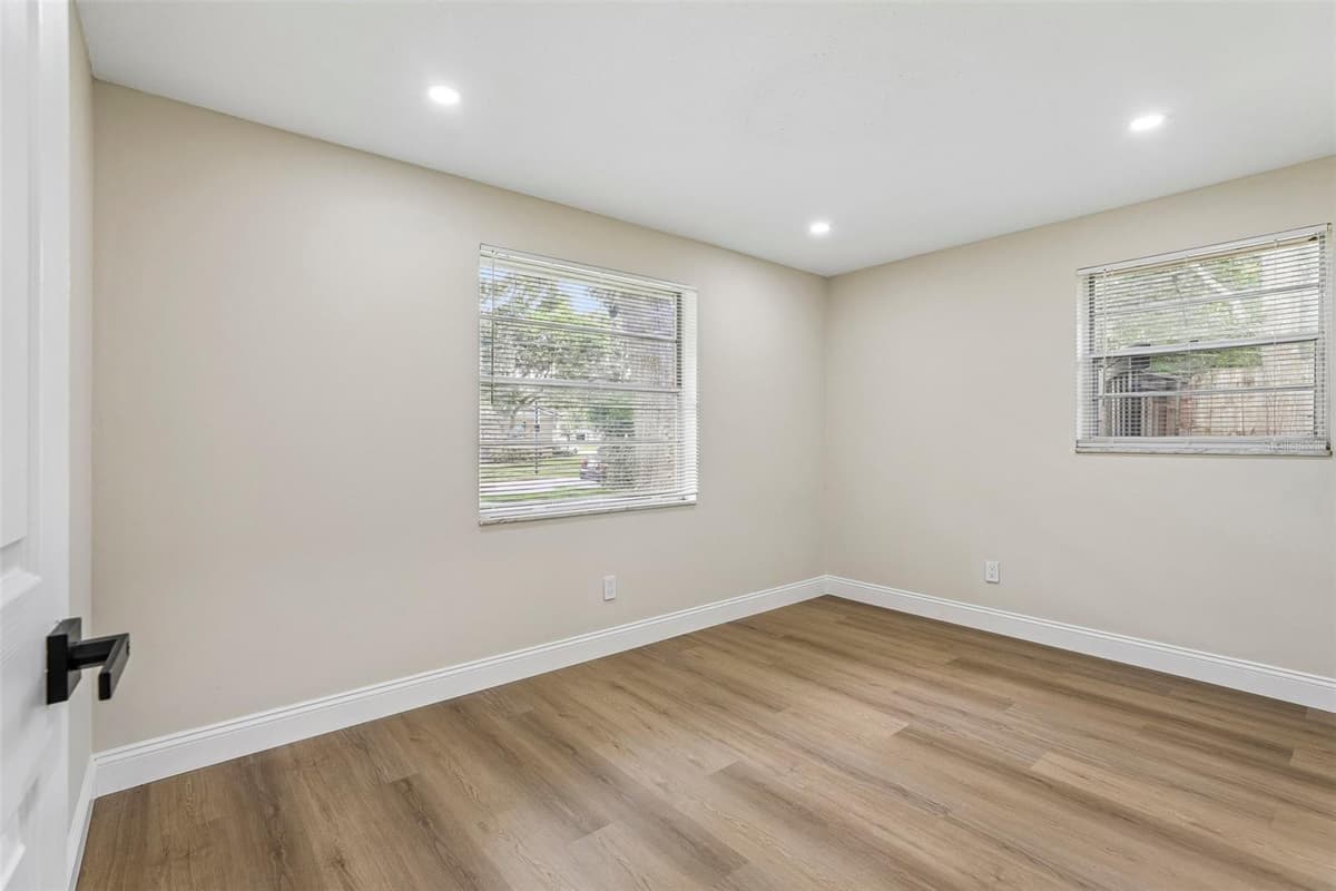 518 LAVON DRIVE — photo 19 of 37