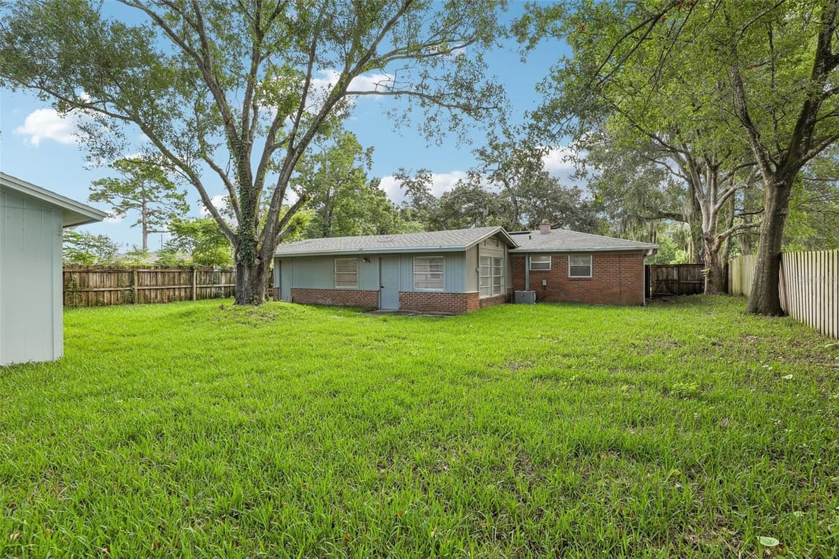 518 LAVON DRIVE — photo 23 of 37
