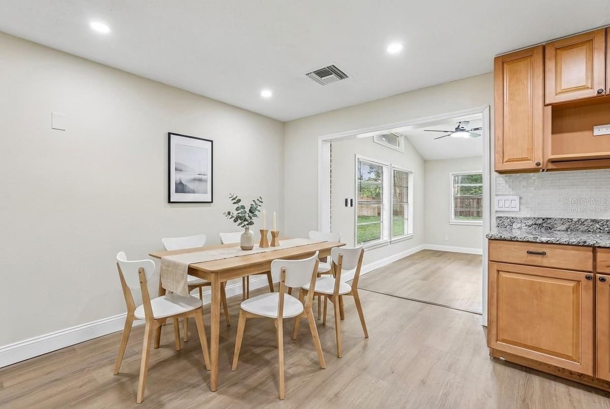518 LAVON DRIVE — photo 4 of 37
