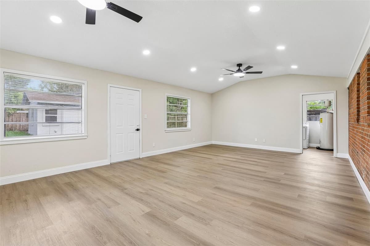 518 LAVON DRIVE — photo 34 of 37