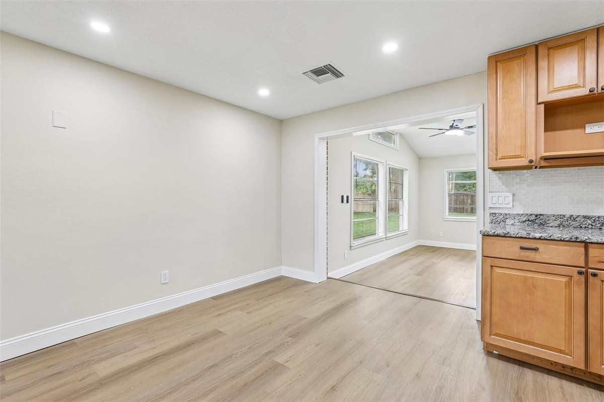 518 LAVON DRIVE — photo 32 of 37