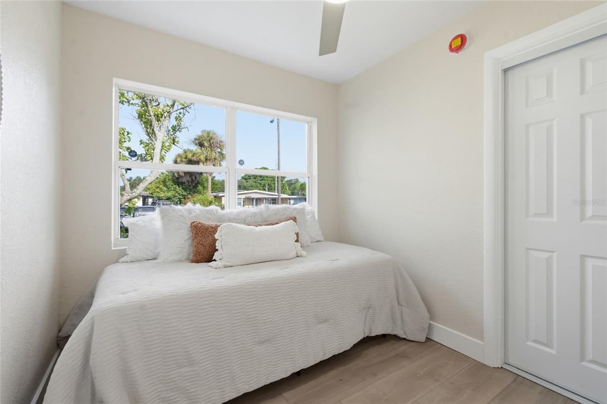 1060 JACKSON STREET — photo 18 of 34