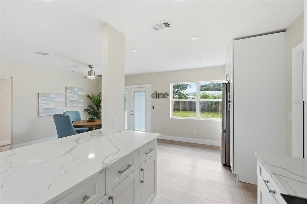 1060 JACKSON STREET — photo 12 of 34