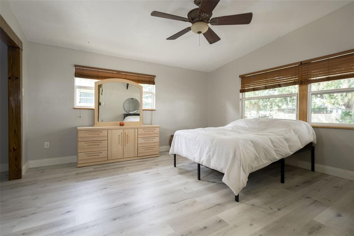 1003 CHEROKEE RANCH ROAD — photo 11 of 33