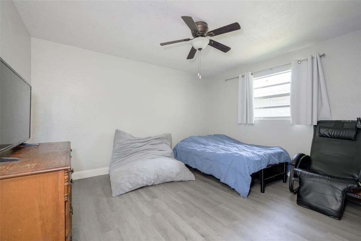 1003 CHEROKEE RANCH ROAD — photo 17 of 33