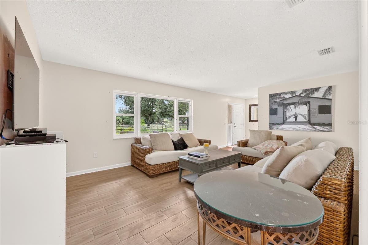 11281 CIRCLE M AVENUE — photo 10 of 67