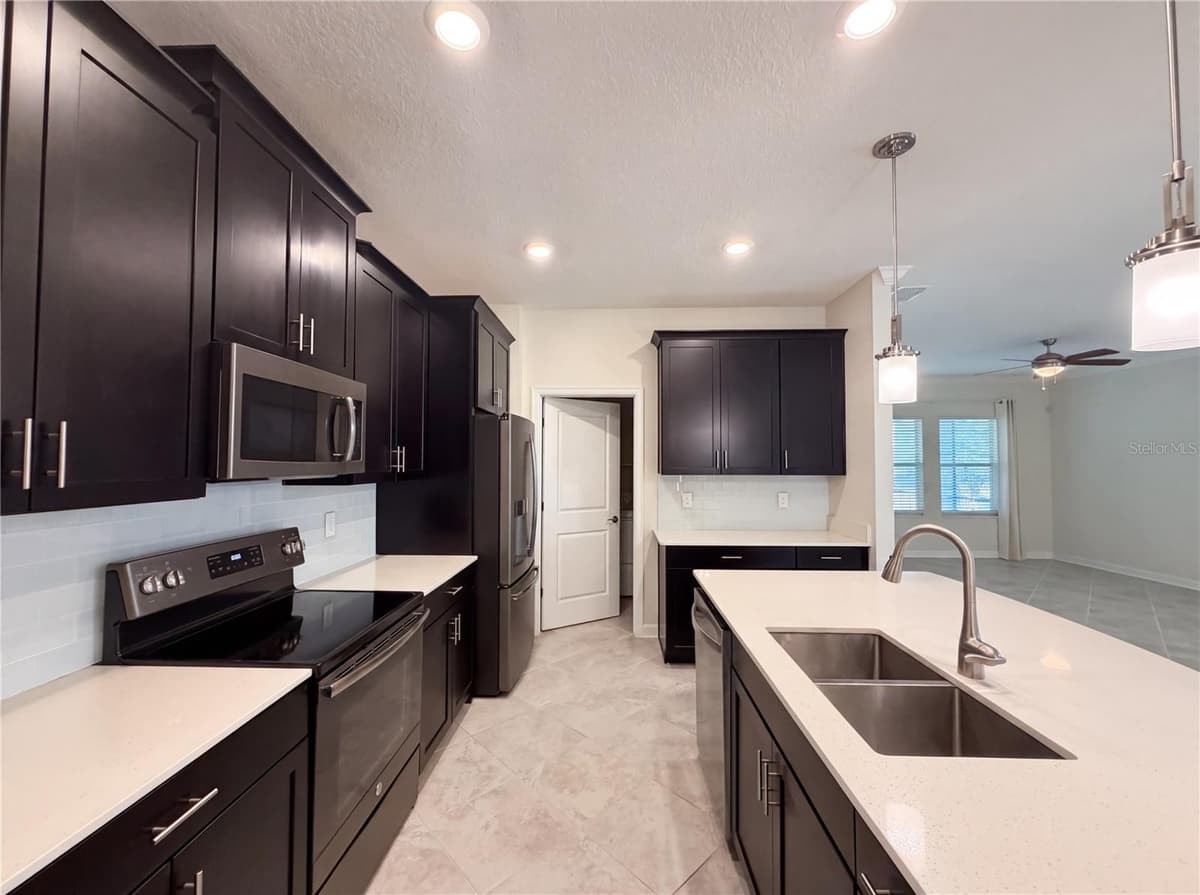 4112 INNOVATION LANE — photo 7 of 24