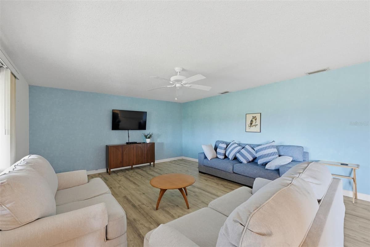 2118 HARLESTON PLACE — photo 6 of 93