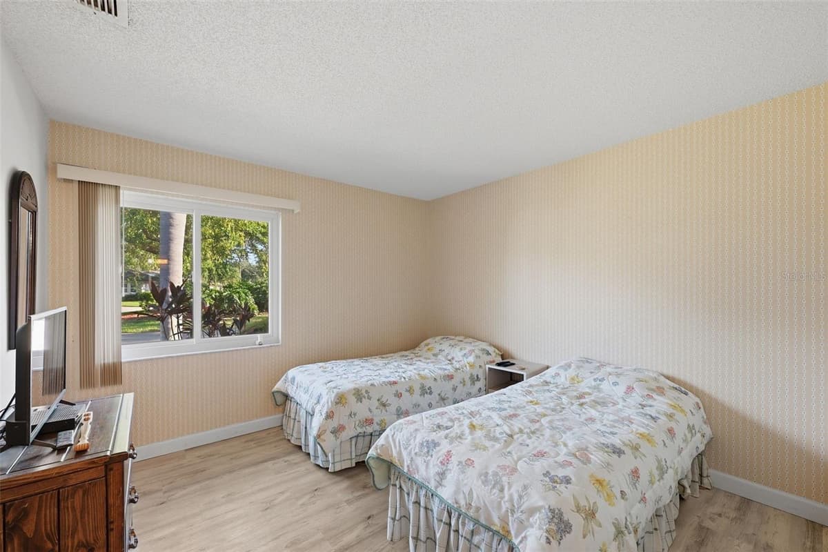 2118 HARLESTON PLACE — photo 19 of 93