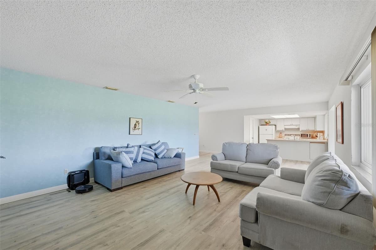 2118 HARLESTON PLACE — photo 8 of 93