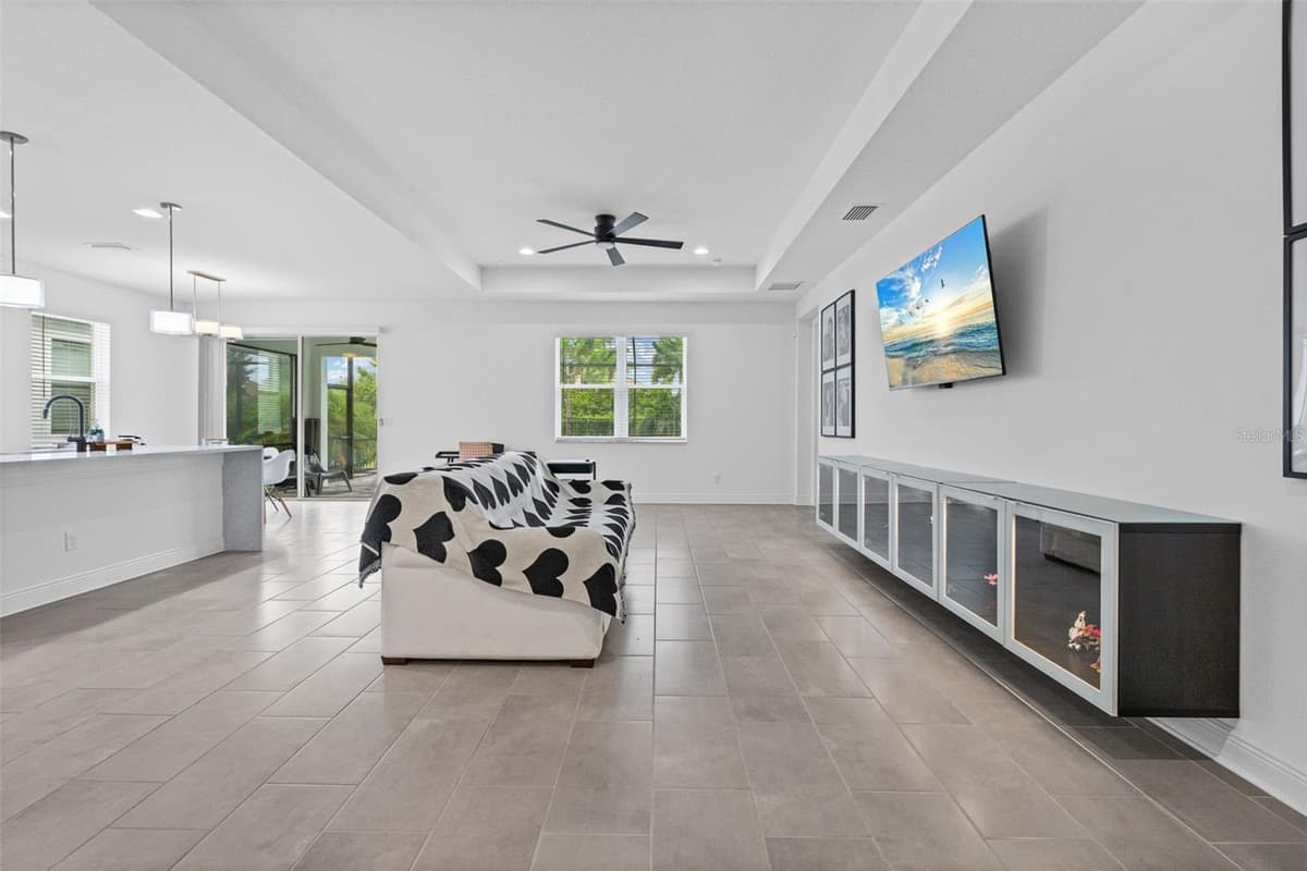1024 FERNLEAF RUN — photo 10 of 66