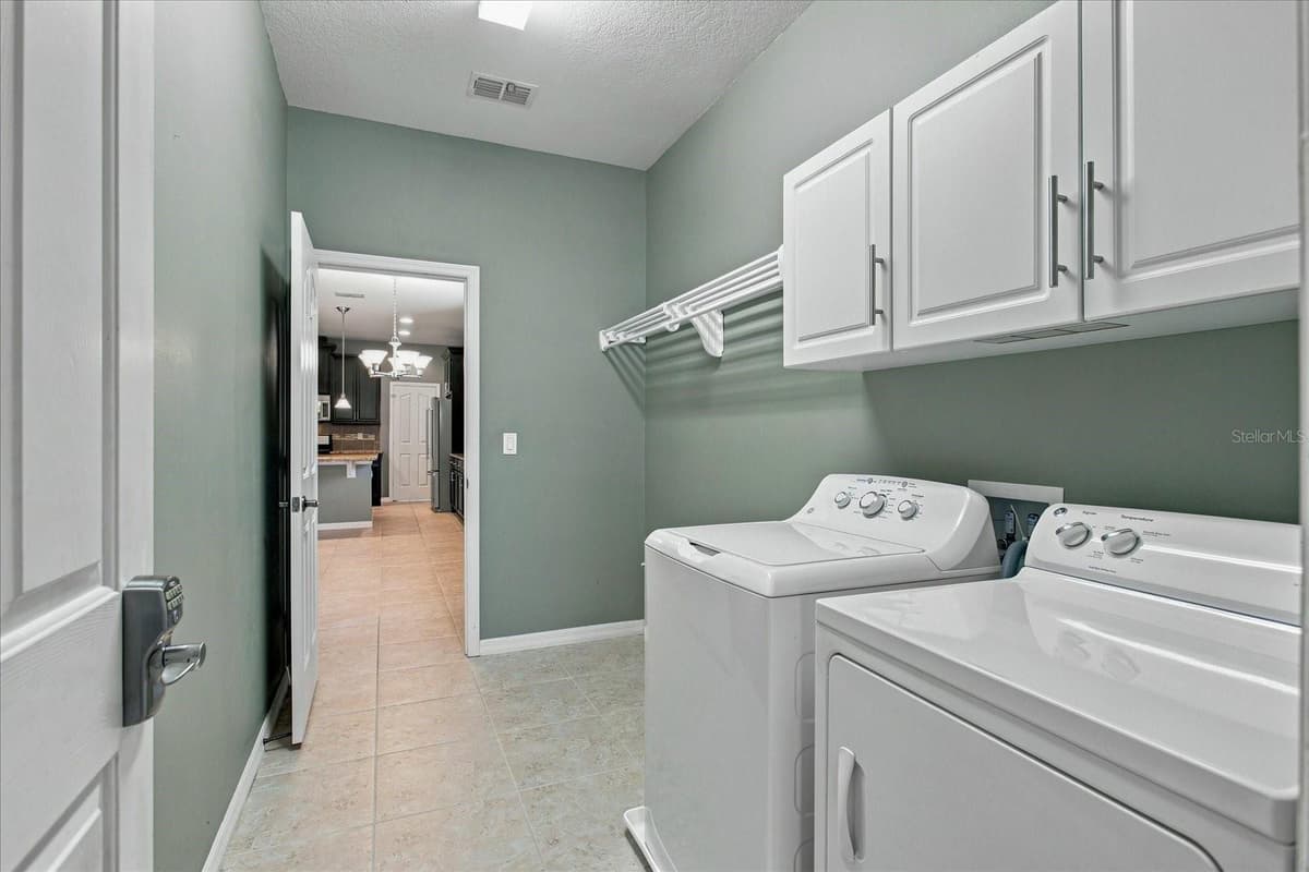 7921 ICELAND GULL STREET — photo 13 of 27