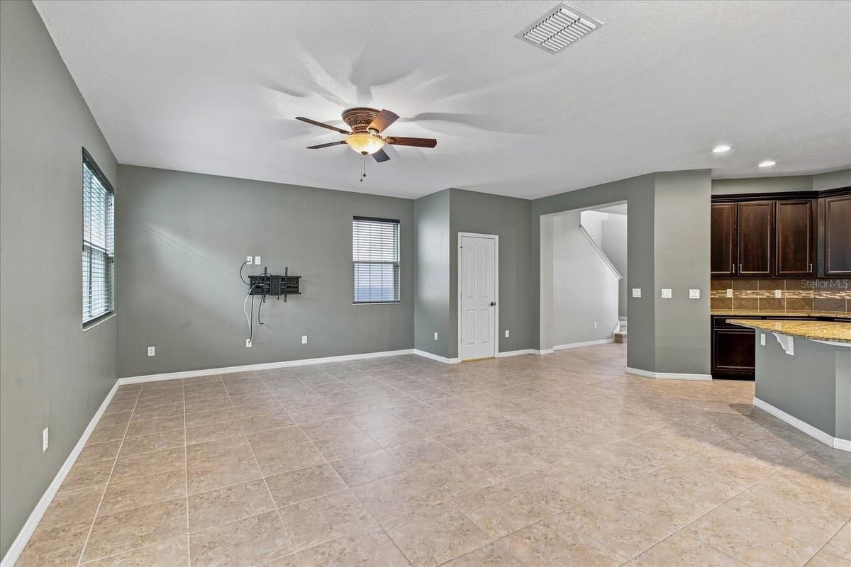 7921 ICELAND GULL STREET — photo 10 of 27