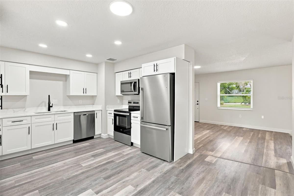 6204 ASHLAND AVENUE — photo 9 of 30