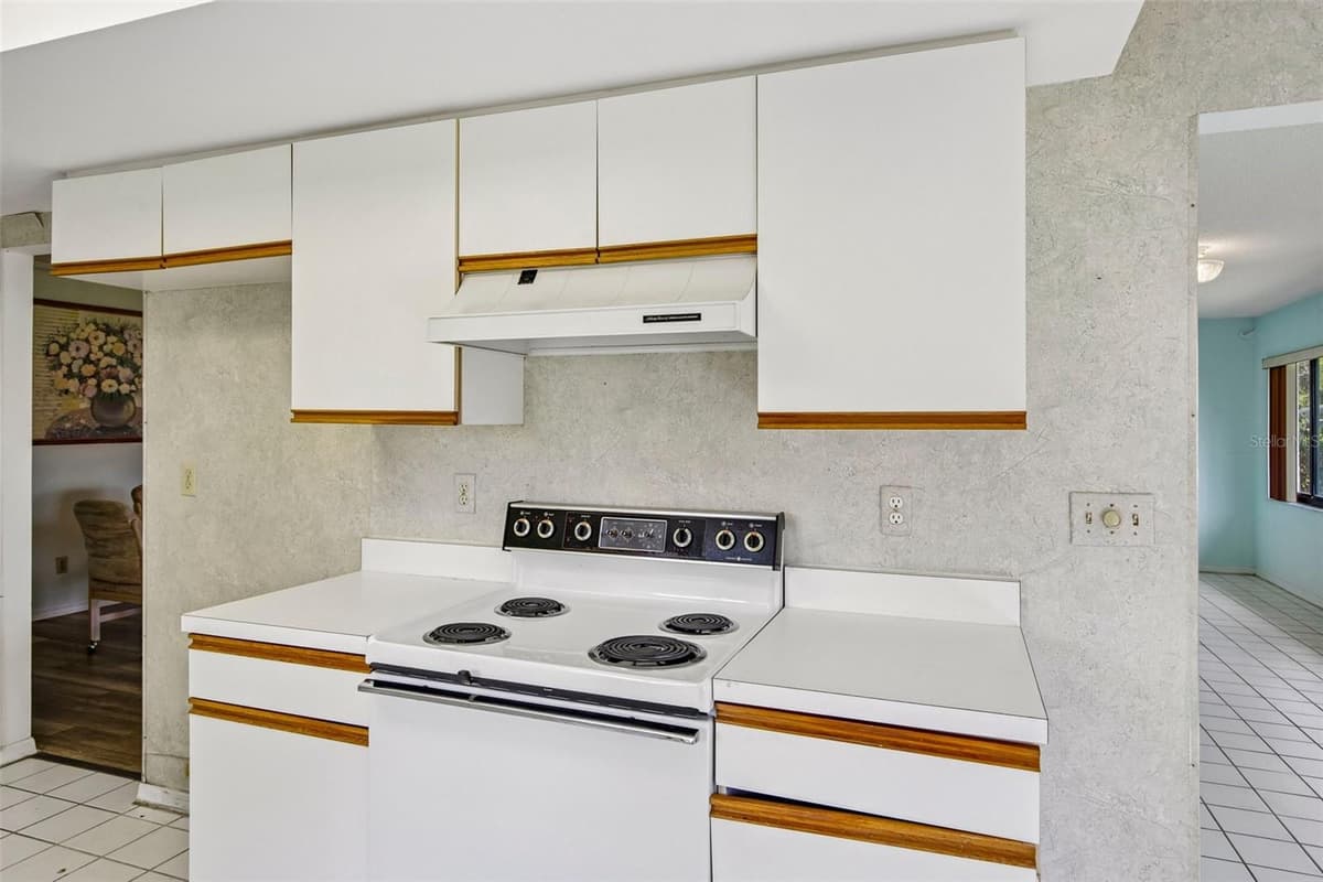 1304 LELAND DRIVE — photo 14 of 71