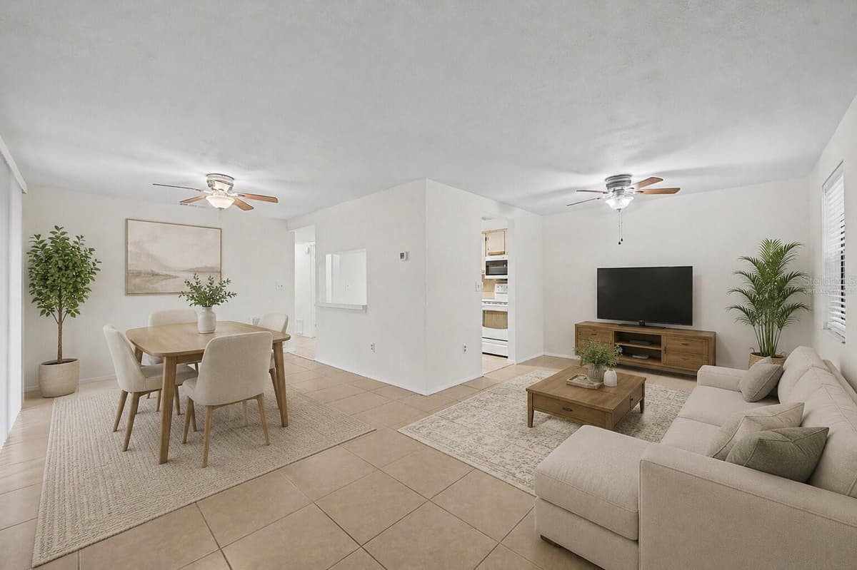 123 LOBLOLLY COURT — photo 2 of 46