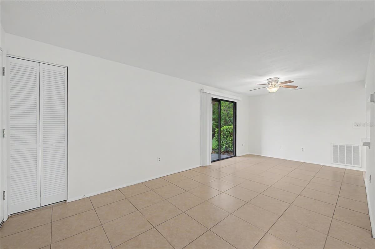 123 LOBLOLLY COURT — photo 5 of 46