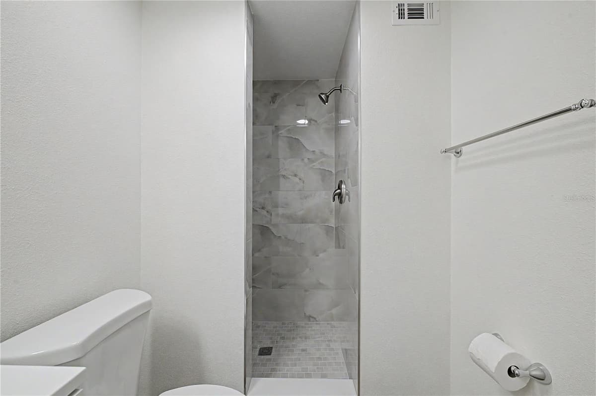 123 LOBLOLLY COURT — photo 17 of 46
