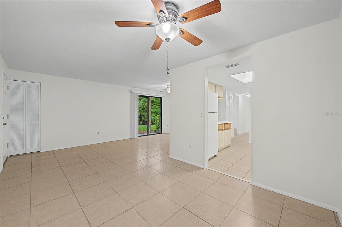 123 LOBLOLLY COURT — photo 4 of 46