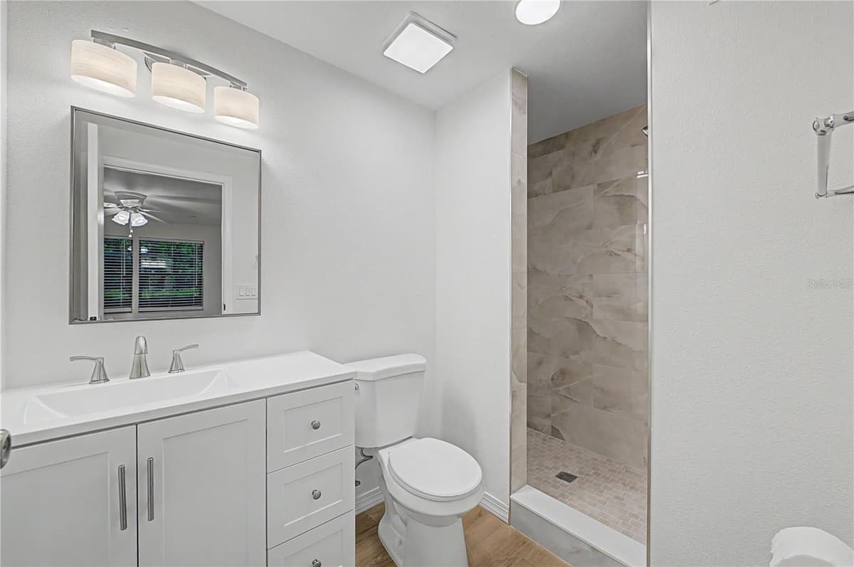 123 LOBLOLLY COURT — photo 16 of 46