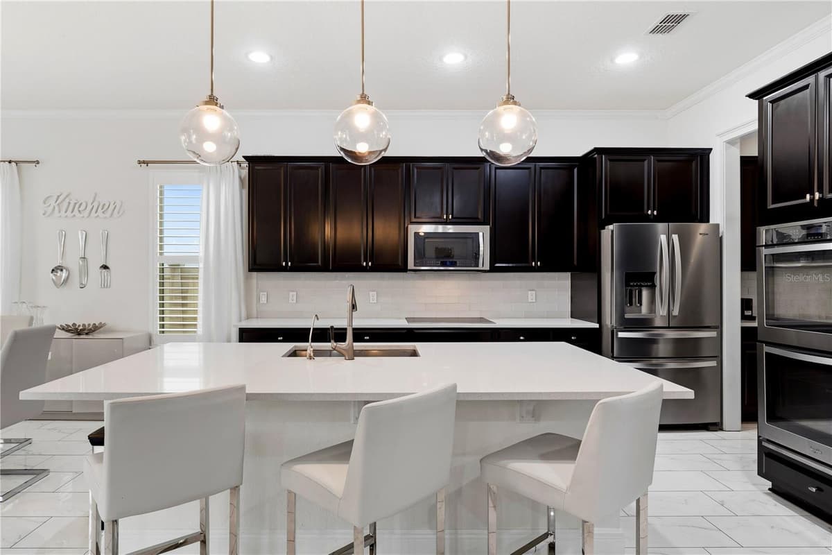 6443 SWANSON STREET — photo 13 of 65