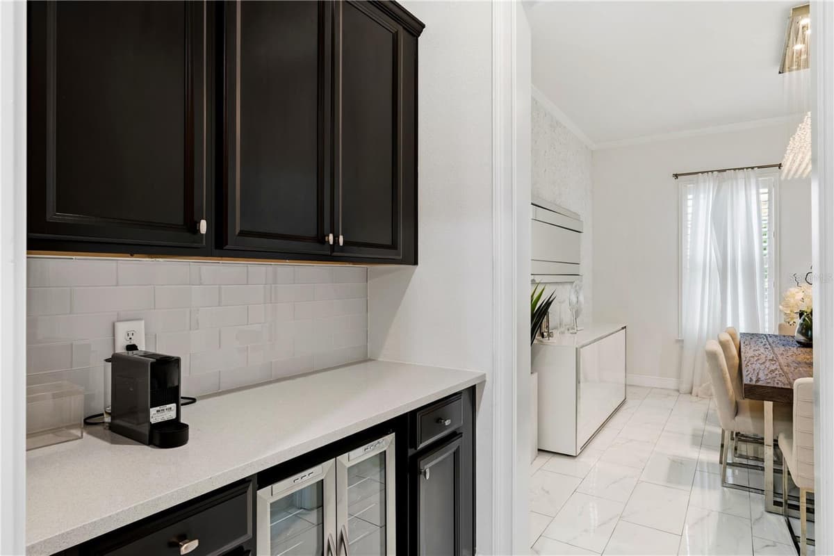 6443 SWANSON STREET — photo 10 of 65