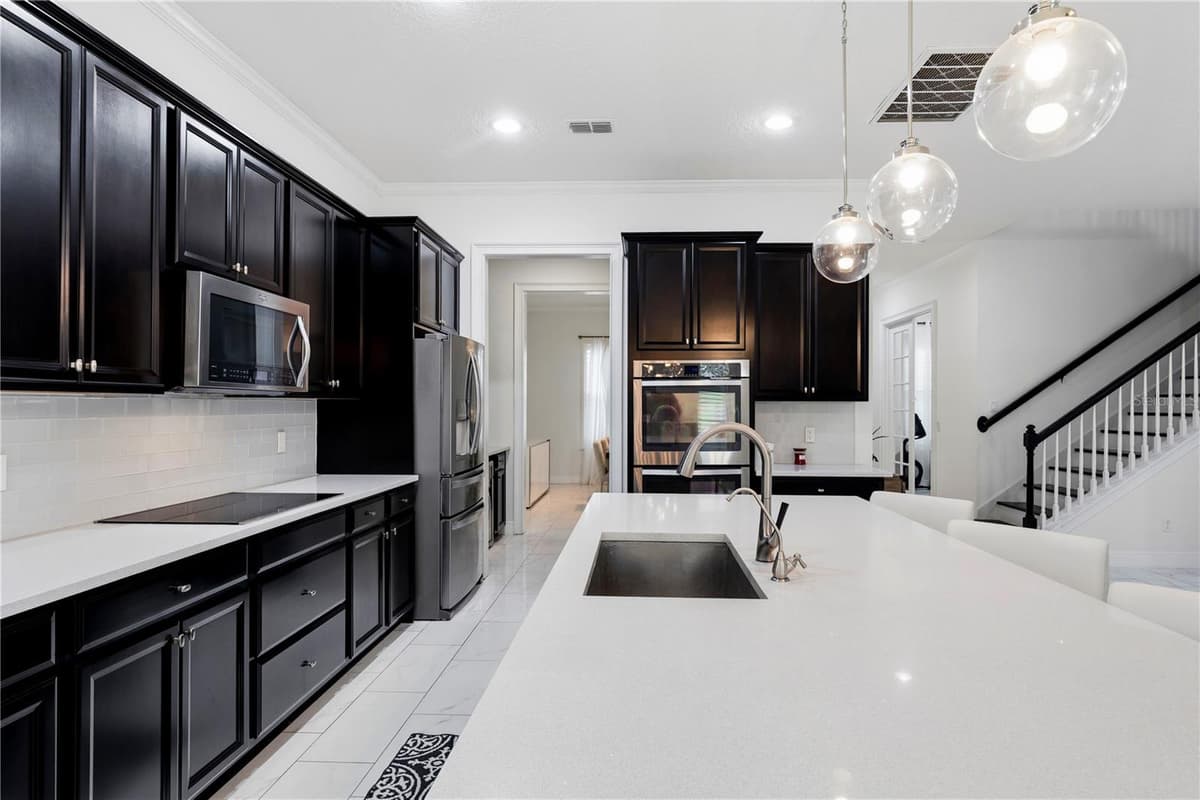 6443 SWANSON STREET — photo 12 of 65
