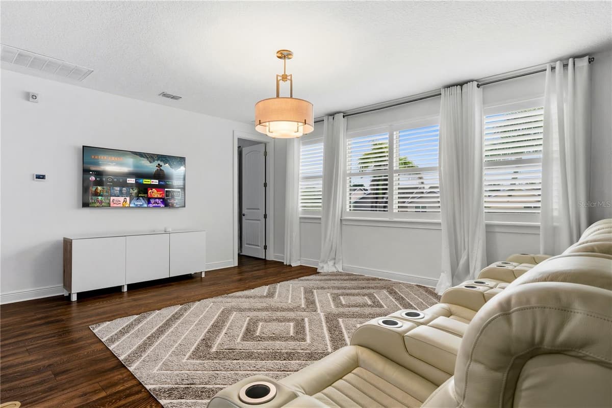 6443 SWANSON STREET — photo 25 of 65