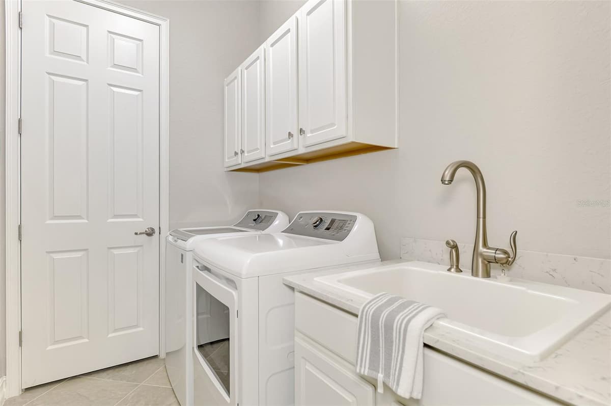 10908 BULLRUSH DRIVE — photo 33 of 86