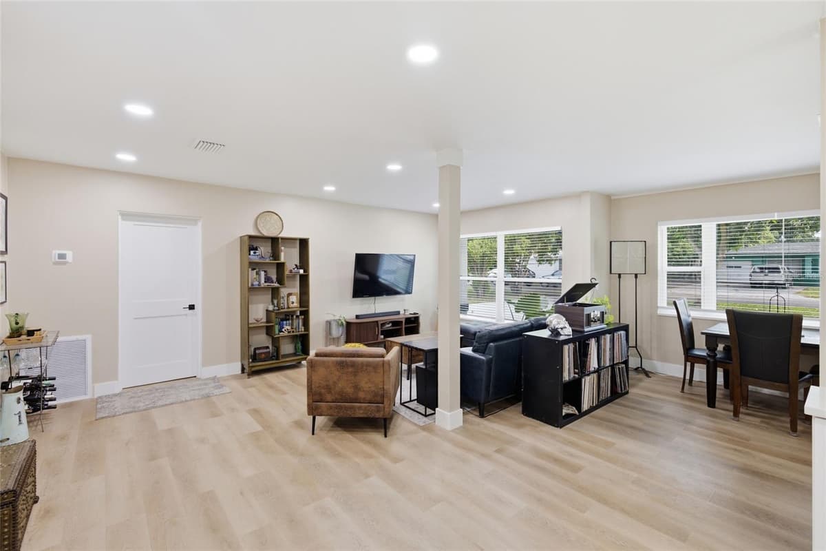 4300 28TH AVENUE — photo 10 of 42