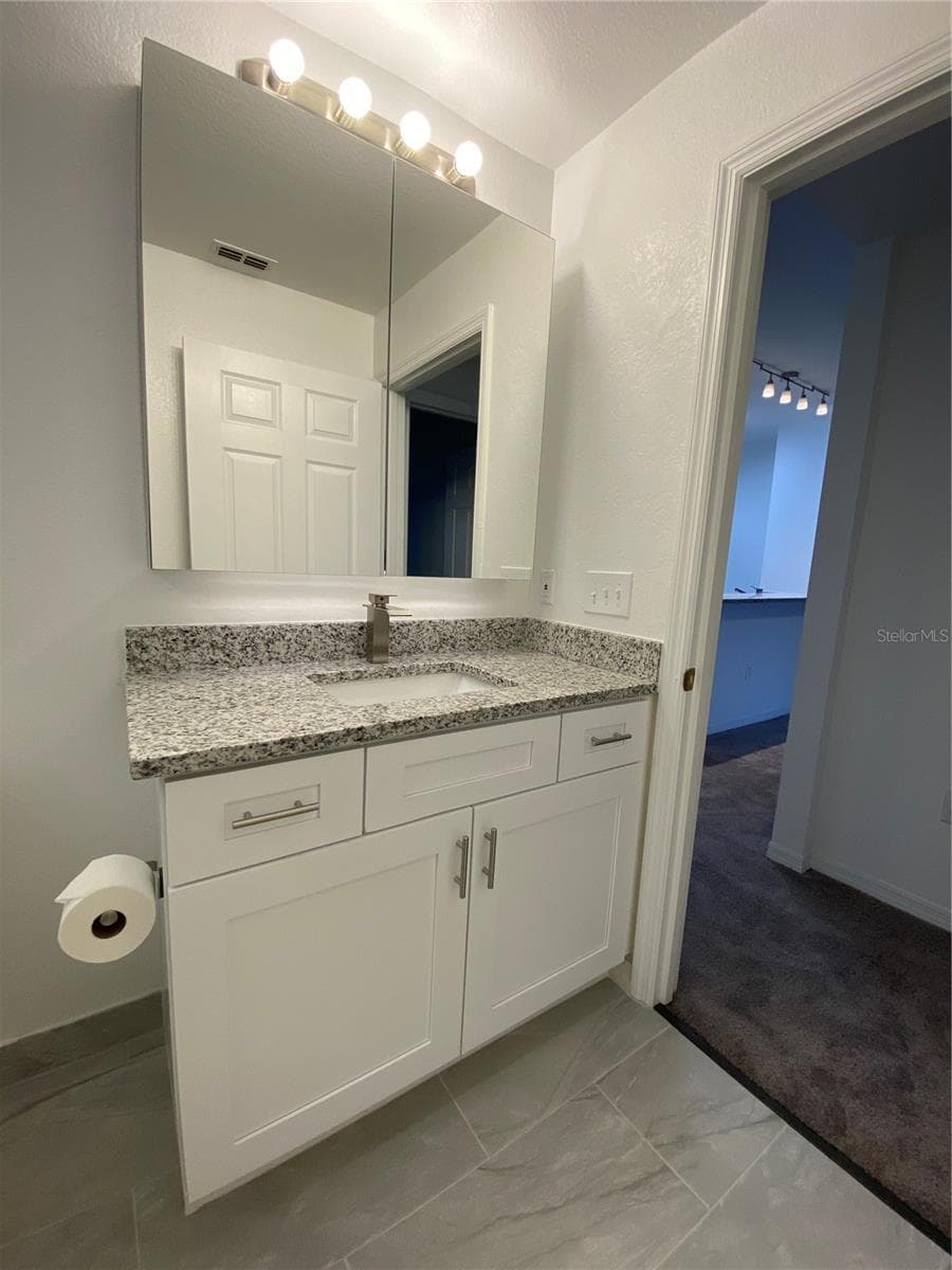 5455 VINELAND ROAD — photo 9 of 12