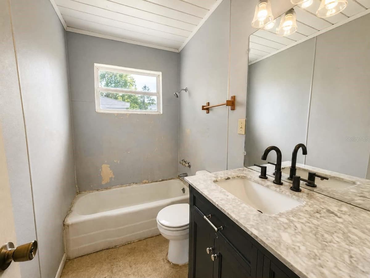 108 9TH ELOISE STREET — photo 7 of 9