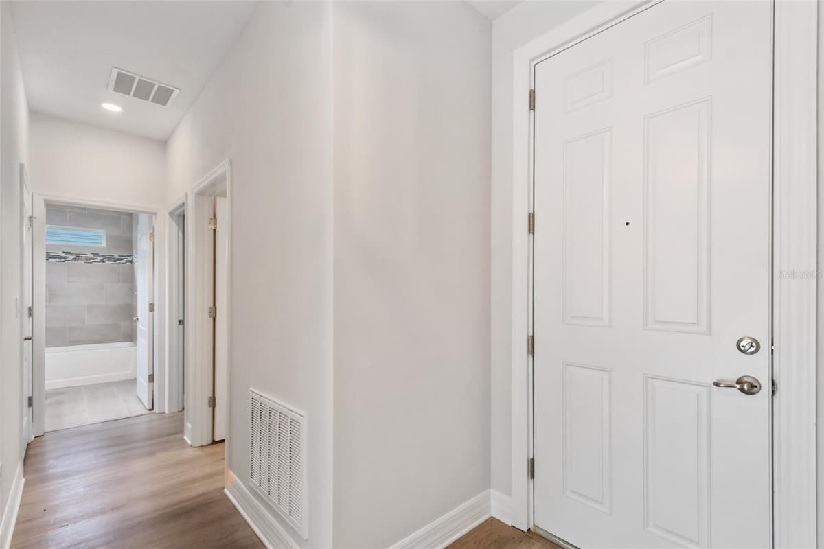 407 HARVARD STREET — photo 3 of 31