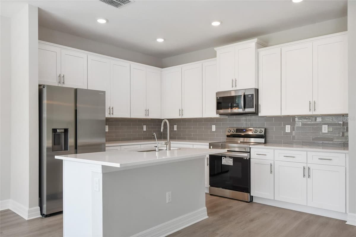 407 HARVARD STREET — photo 8 of 31