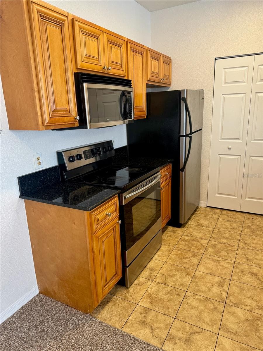 832 GRAND REGENCY POINT — photo 8 of 17