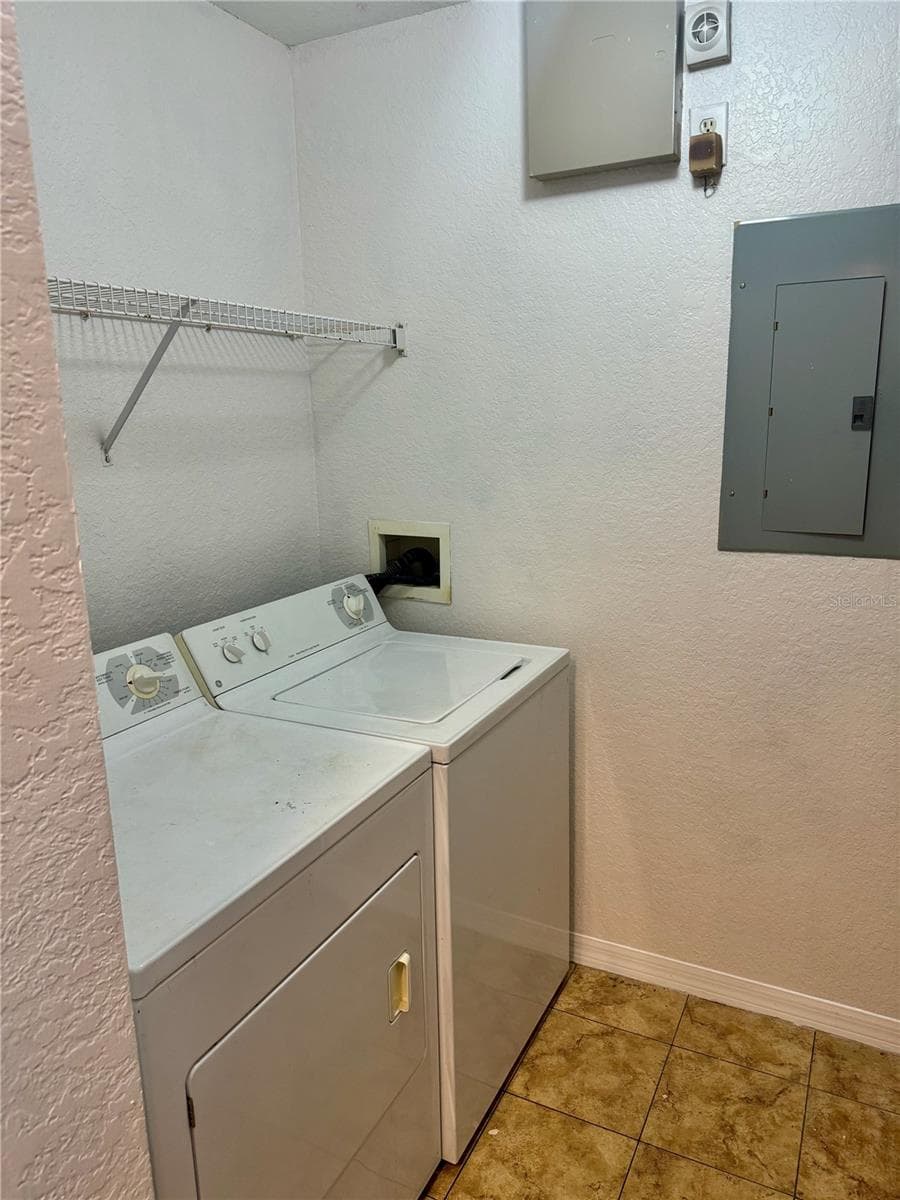 832 GRAND REGENCY POINT — photo 10 of 17
