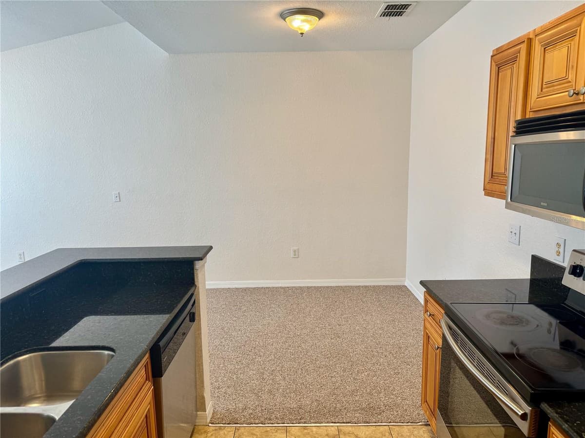 832 GRAND REGENCY POINT — photo 7 of 17