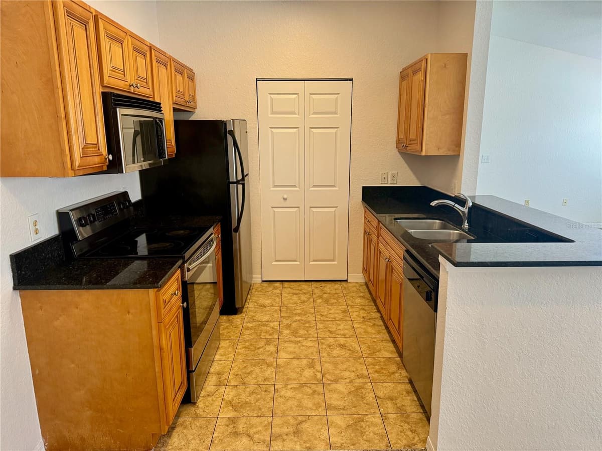 832 GRAND REGENCY POINT — photo 6 of 17