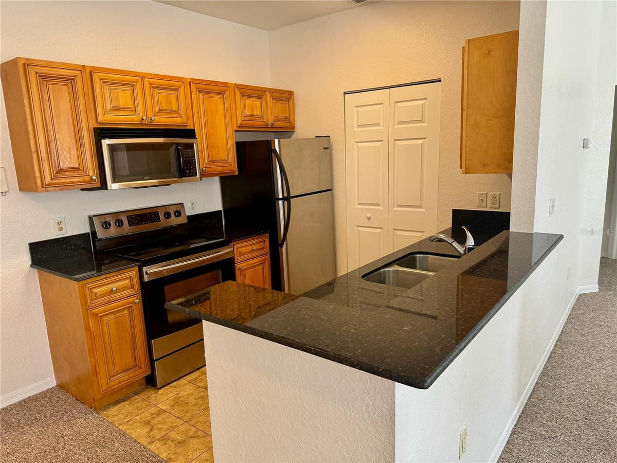 832 GRAND REGENCY POINT — photo 5 of 17