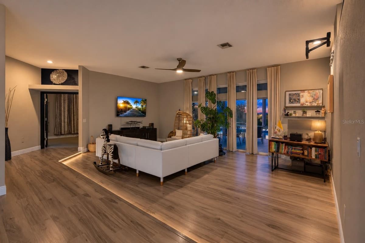 10017 SCARLETT COURT — photo 9 of 88