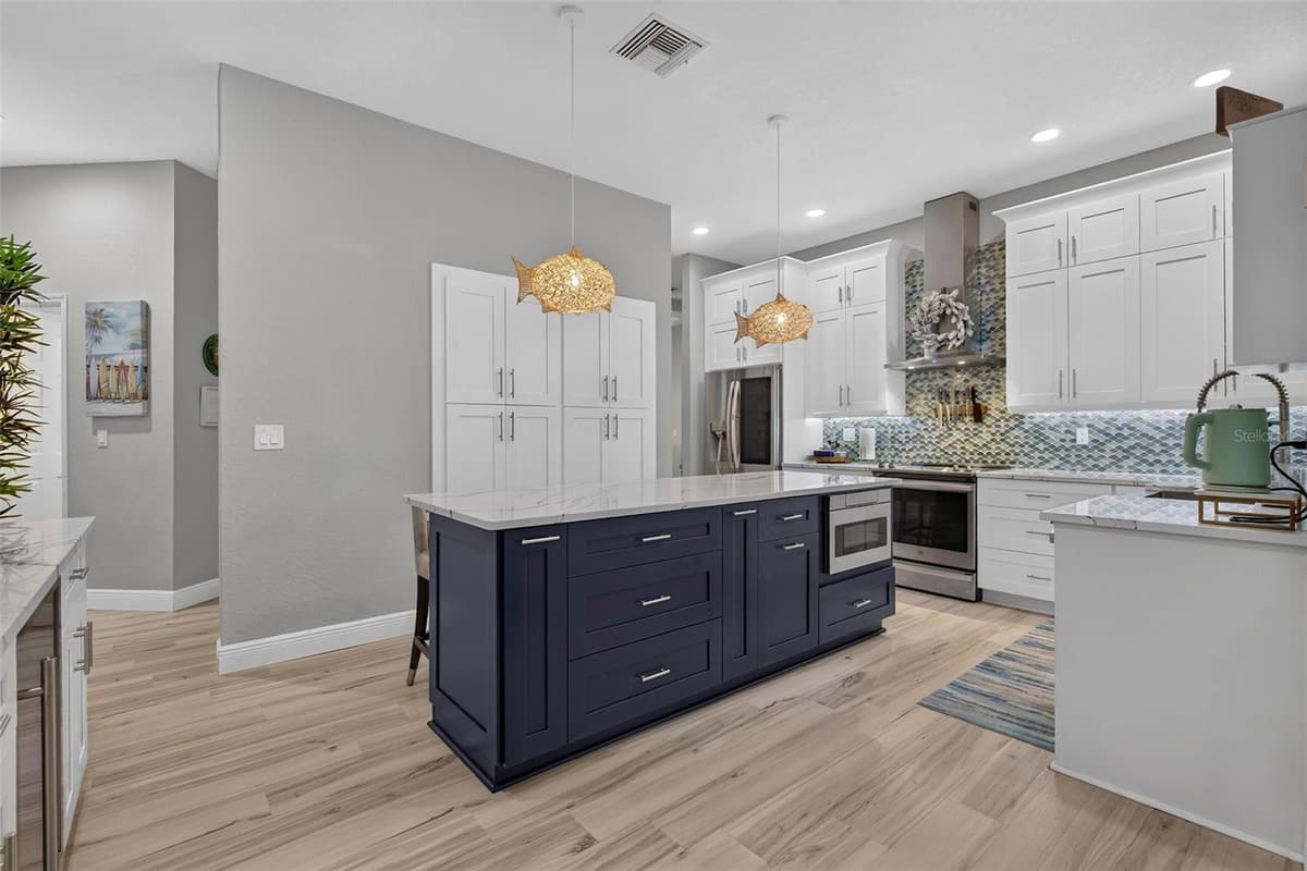 10017 SCARLETT COURT — photo 18 of 88