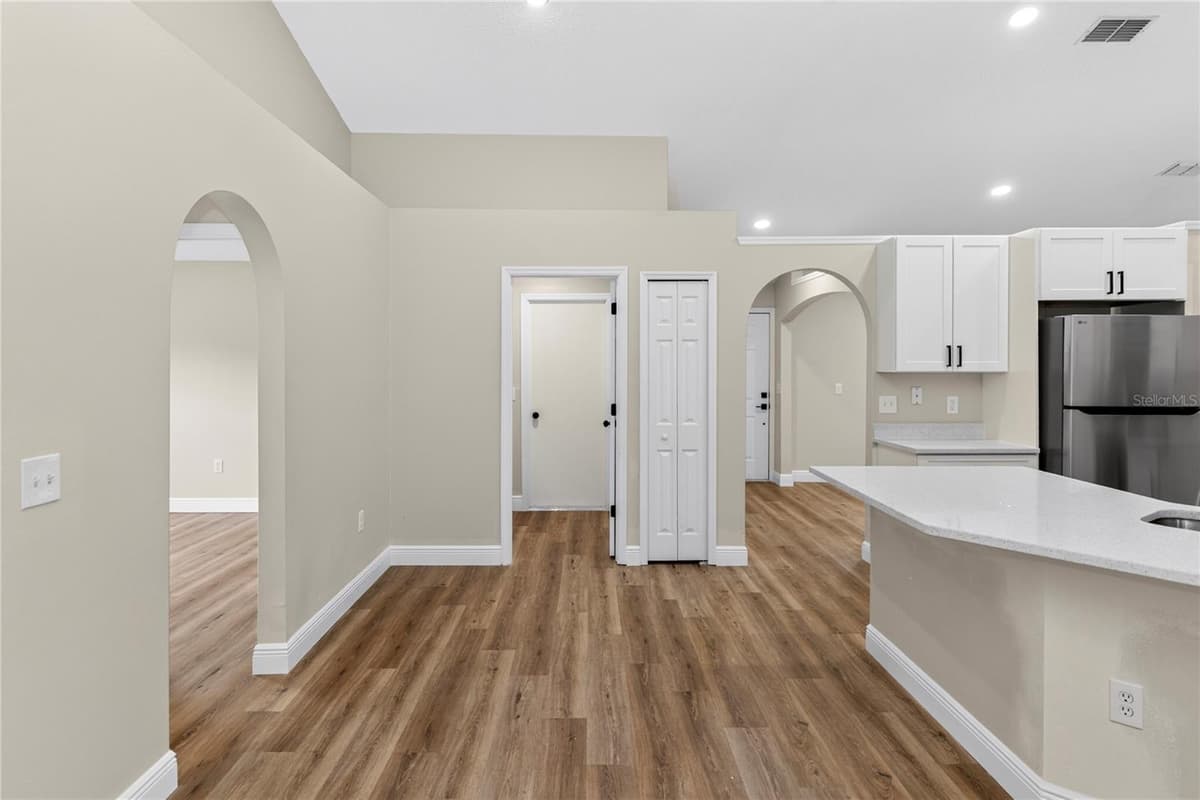 2190 GLENLOCK DRIVE — photo 9 of 30