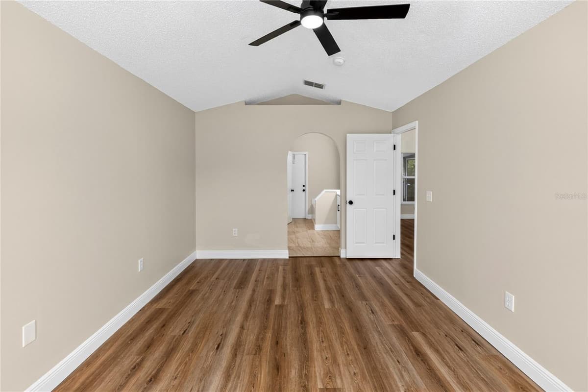 2190 GLENLOCK DRIVE — photo 13 of 30