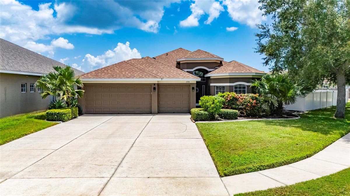 1724 MIRA LAGO CIRCLE — photo 3 of 70