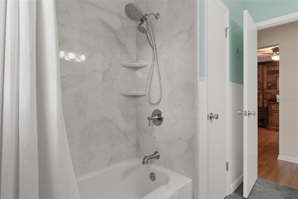 914 MCGOWAN AVENUE — photo 32 of 52