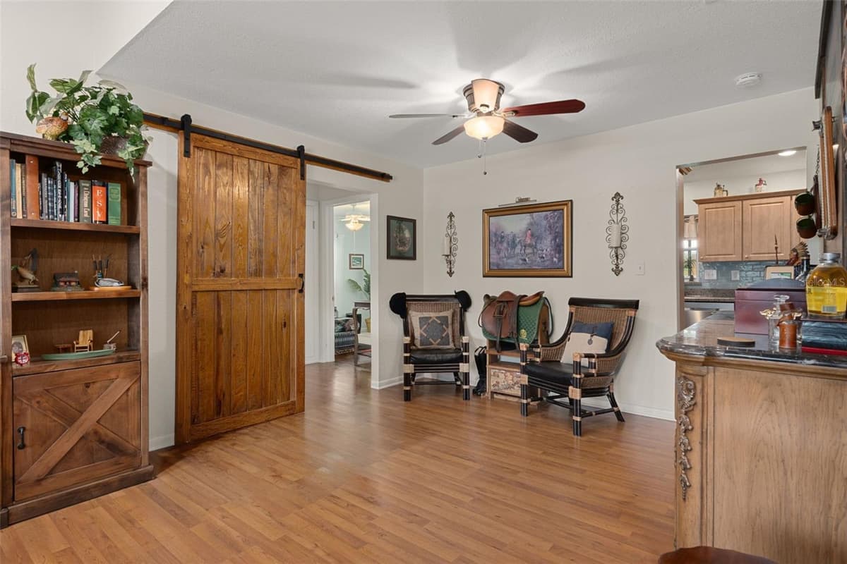 914 MCGOWAN AVENUE — photo 11 of 52